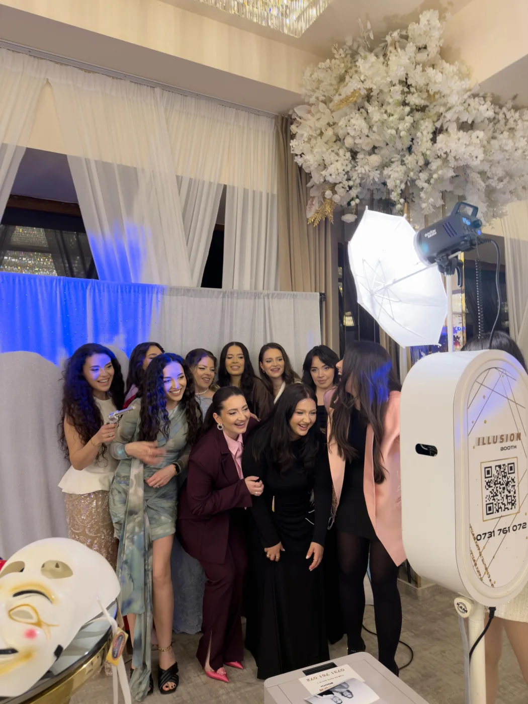 Invitați la Cabina Foto IllusionBooth